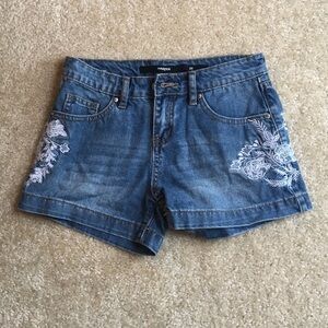 Harper women’s shorts with beautiful embroidery